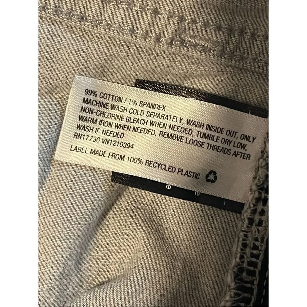 Universal Thread Button Fly Jean Shorts - Picture 4 of 4